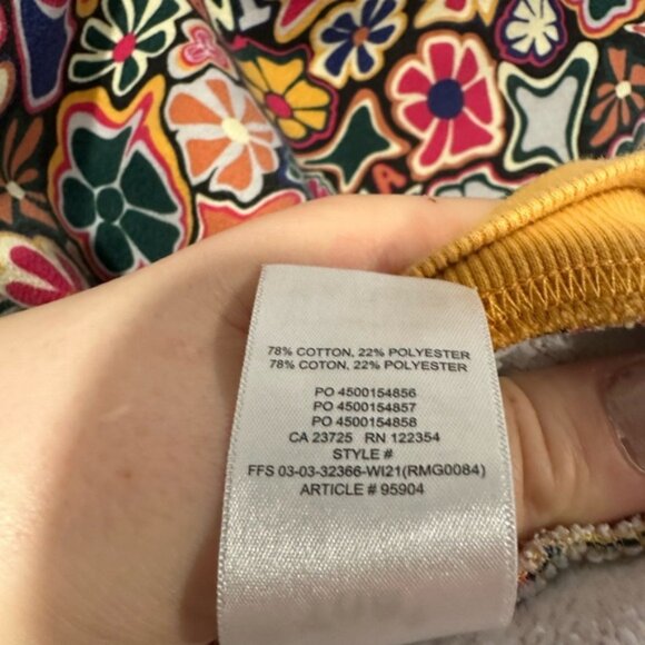 EUC- TNA -Colorful Floral Patterned Sweater - Picture 4 of 6